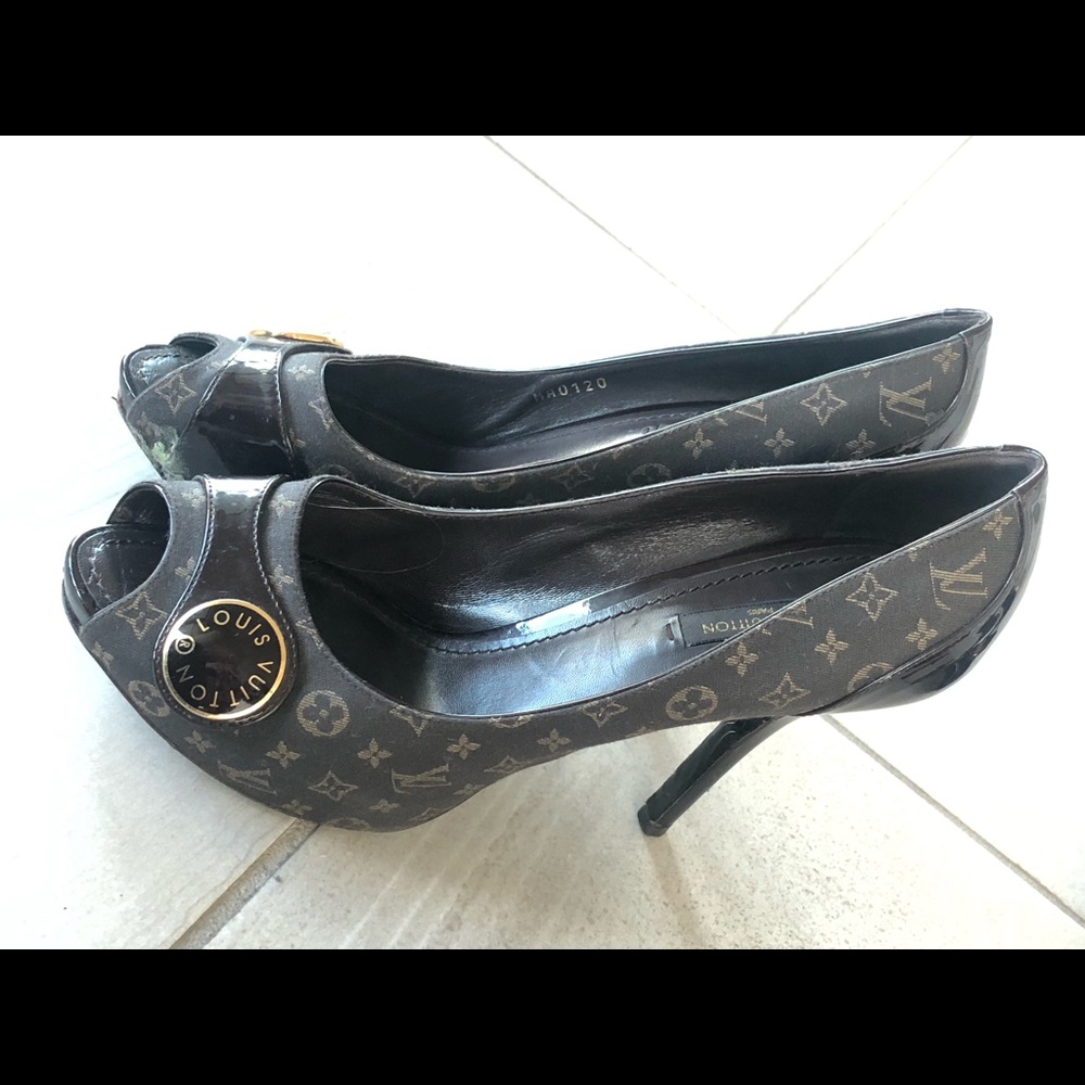 No OROGINAL BOX .. gently used